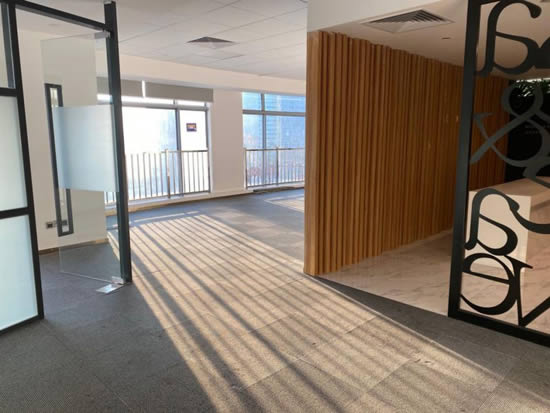 寰城中心广场写字楼图片1760