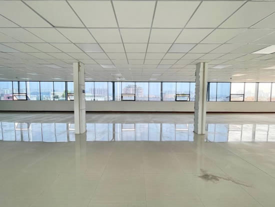 东岳财富广场写字楼图片3567