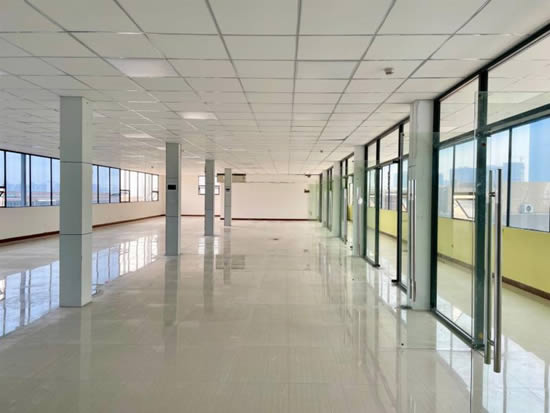 东岳财富广场写字楼图片3566