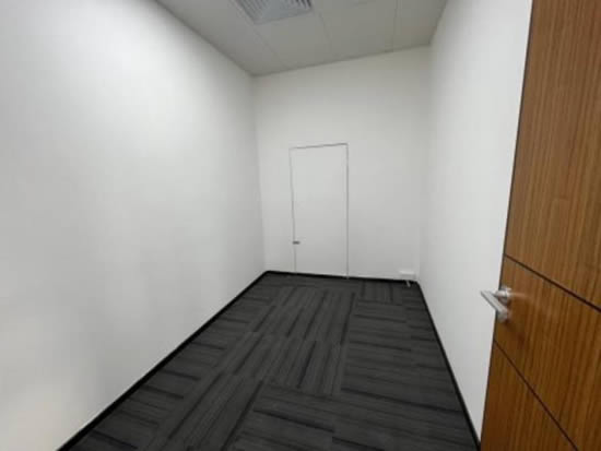 耀中广场写字楼图片5671