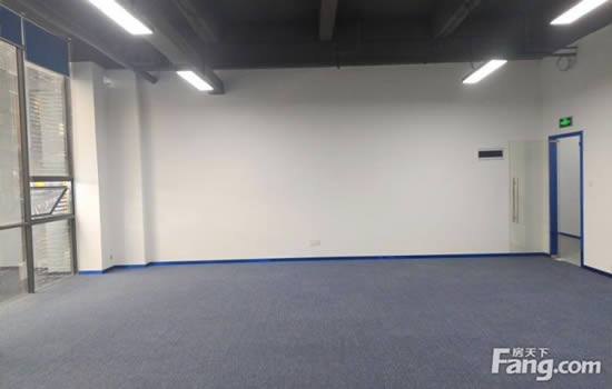 东岳财富广场写字楼图片9593